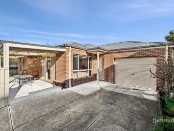 Private & Spacious in a Prime Bell Park Pocket