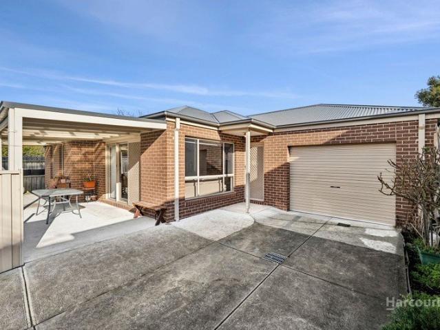 Private & Spacious in a Prime Bell Park Pocket