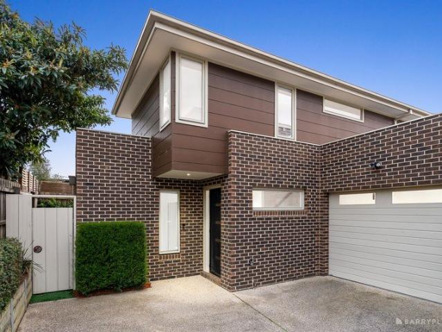 Private & Spacious Rear Townhouse