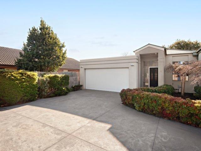 Private, Spacious, Single Storey Haven