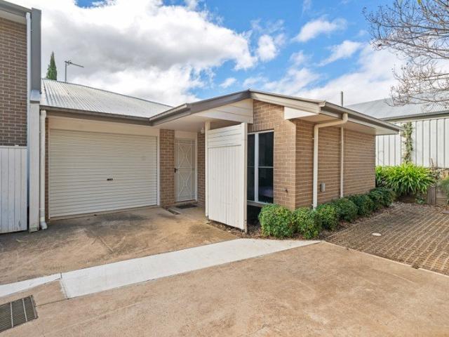 Private Spacious Unit & Perfectly Positioned!