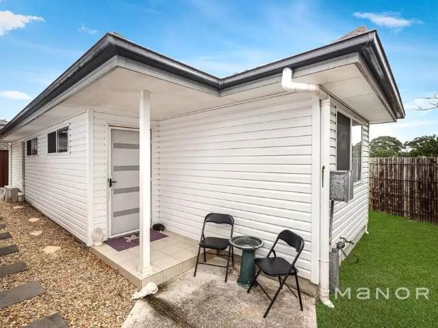 Private & Spacious 2 Bedroom Granny Flat