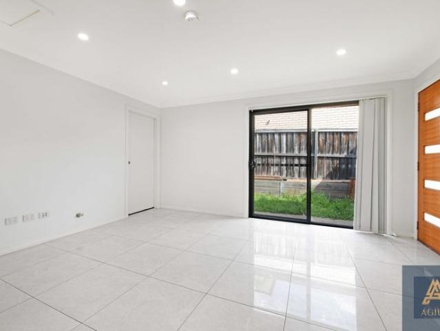 Private Two Bedroom Granny Flat with Own Driveway