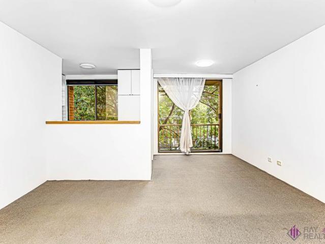 2 WEEKS RENT FREE * Private Two Bedroom Unit with Leafy Outlook in Convenient Location