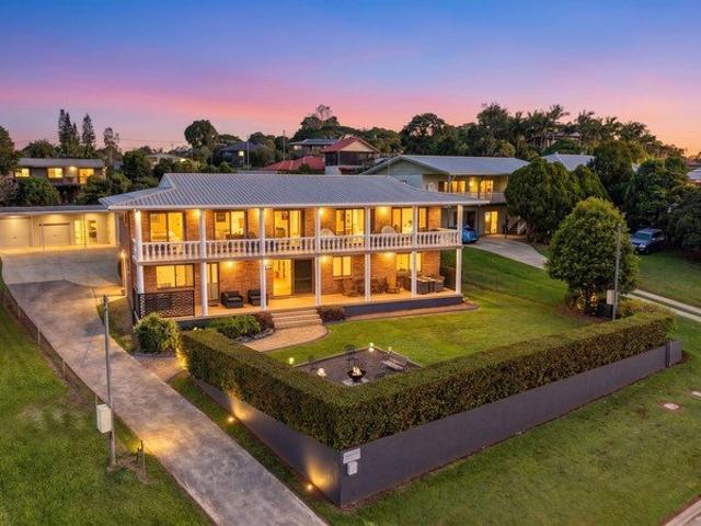 Private Tablelands Retreat with Breathtaking Lake Views