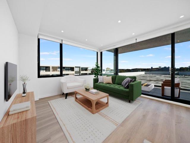 Private Top Floor Living with Water Glimpses