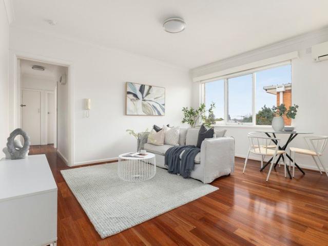 Private Top Floor Living with Generous Proportions