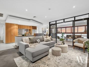 Private Top Floor Retreat with Superb Subi Lifestyle