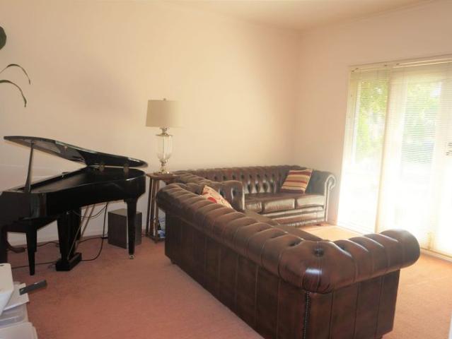 Private townhouse in the heart of Geelong
