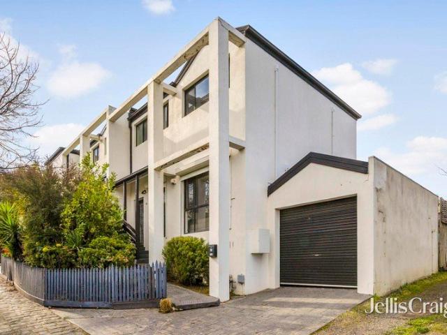 Private townhouse in blue chip Parkville