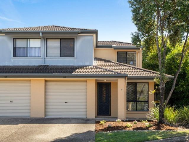 Private townhouse living in Wondall Gardens