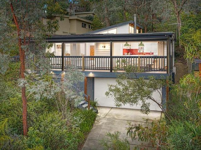 Private Treetop Sanctuary with Space, Style & Family Appeal