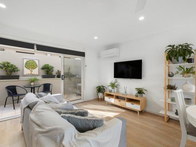 Private Tri Level Living With Spectacular Rooftop Views