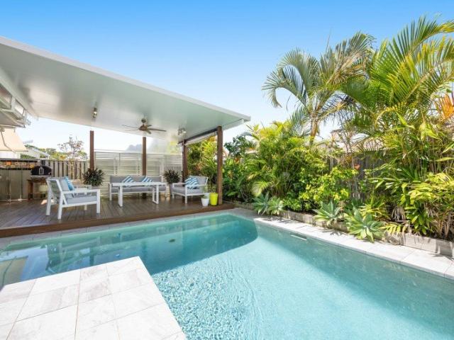 Private Tropical Oasis in a Peaceful Bellvista Cul de Sac