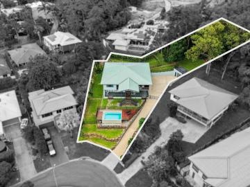 Private Tropical Resort Living on 1,899sqm One of Trinity Beach's Finest Positions