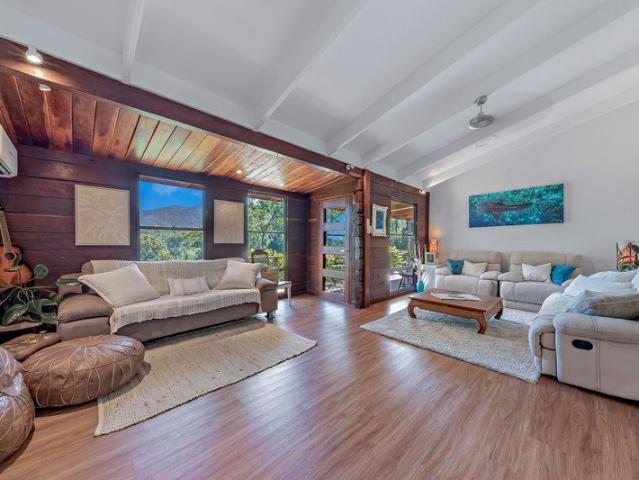 Private Tropical Sanctuary, Minutes from Airlie Beach