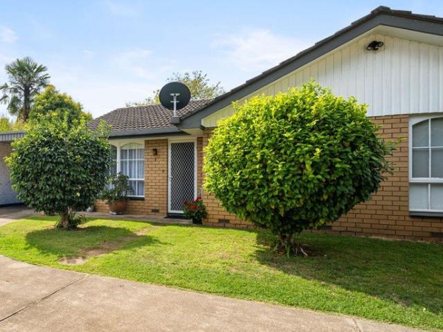 PRIVATE UNIT IN THE HEART OF BRIGHT