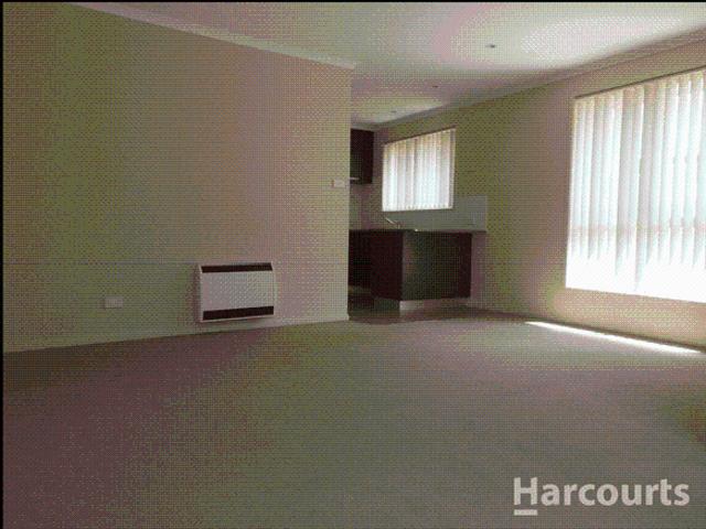 Private unit with own easy maintenance yard!