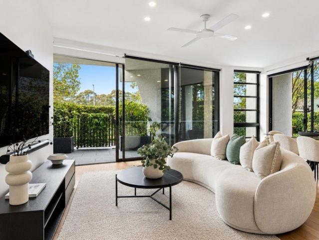 Large two bedroom apartment with huge wraparound terrace