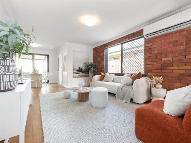 PRIVATE VILLA IN A SMALL GROUP WITH LOW STRATA FEES