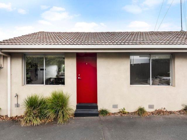 Private villa living in the heart of Brunswick West