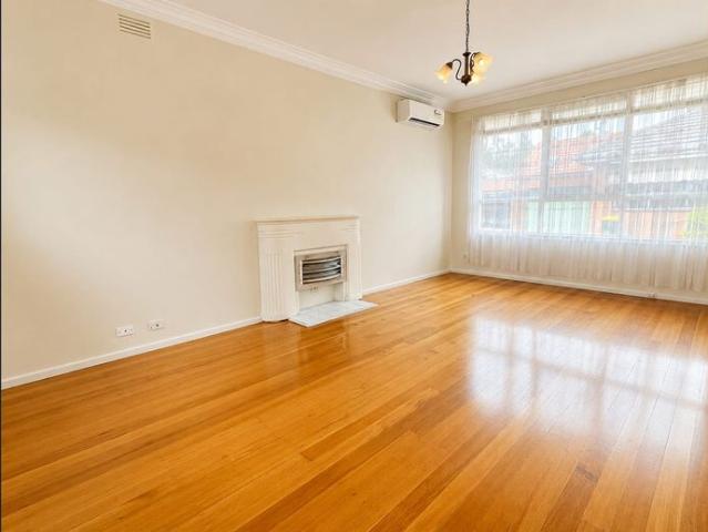 Private Villa Living in the Heart of Moonee Ponds