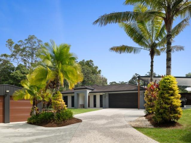 Private West Woombye Lifestyle Retreat with Pool, Shed & Rainforest Setting