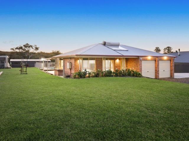 Private Yanderra Retreat on 2,036sqm