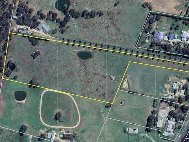Private 10 Acre Retreat