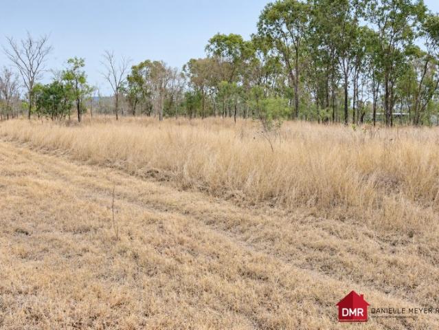 PRIVATE 10.84 ACRE LIFESTYLE BLOCK WITH DAM MINUTES FROM GAYNDAH