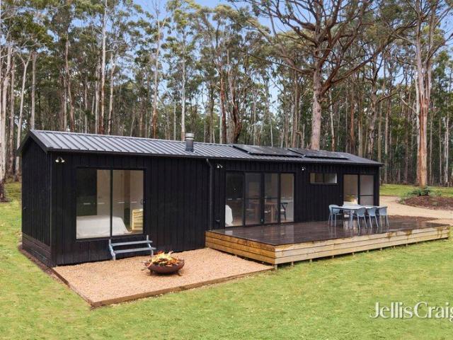 Private 11 acre off grid bush retreat just minutes from Daylesford