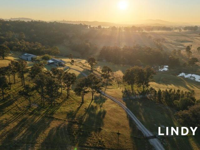 PRIVATE 128 ACRES. 15 MINUTES FROM TOWN WITH STUNNING VIEWS