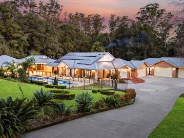 Private 2.7 Acre Estate with Pool, Poolhouse and Six Car Garaging
