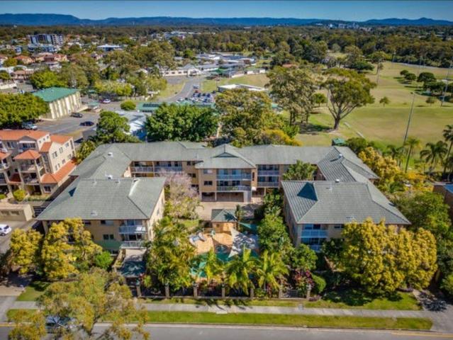 Private 2 Bed 2 car 1 bath Unit Southport $750,000 OFFERS OVER