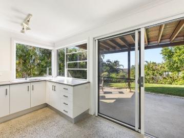 Private 2 Bedroom Granny Flat with water Included