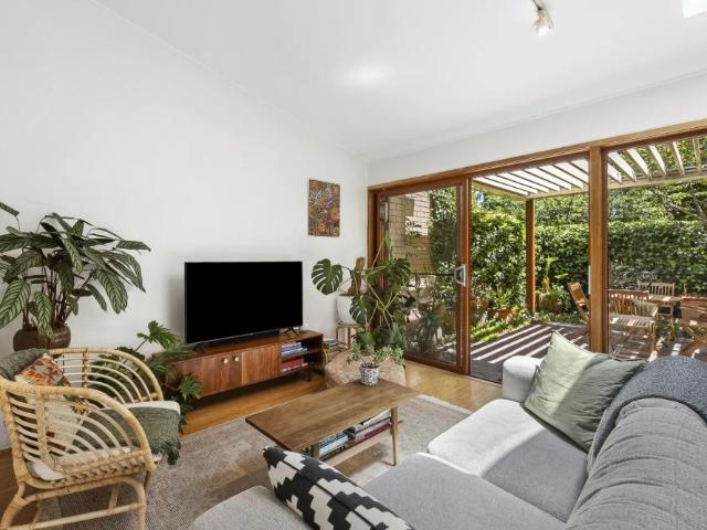 Private 2 bedroom home with breathtaking gardens