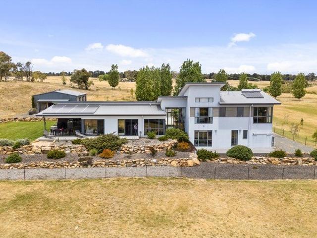 Private 3.89ha Modern Family Sanctuary with Sweeping Rural Views
