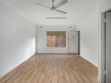PRIVATE 3 BEDROOM UNIT WITH GREAT SIZED YARD IN SMALL GROUP OF 3!