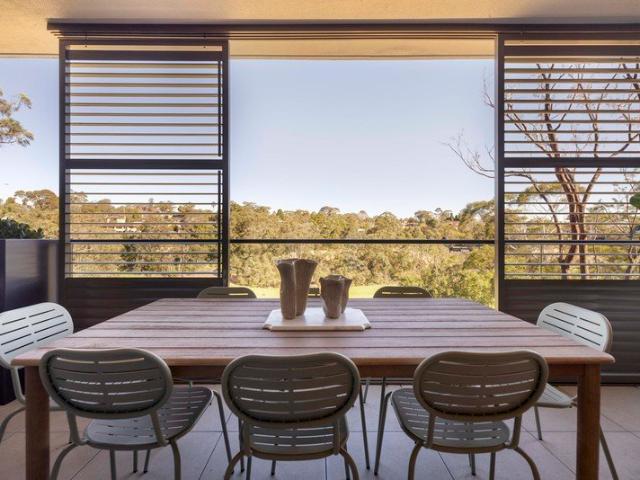 Private 3 Bedroom + Study Apartment with Golf Course Views