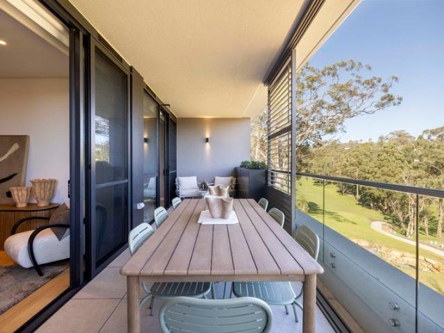Private 3 Bedroom + Study Apartment with Golf Course Views