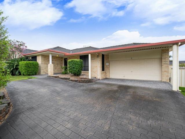Privately Positioned Family Oasis in Quiet Cul De Sac