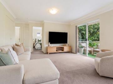 Privately positioned rear apartment