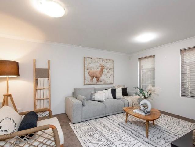 Privately Positioned, Spacious 3x2 Townhouse