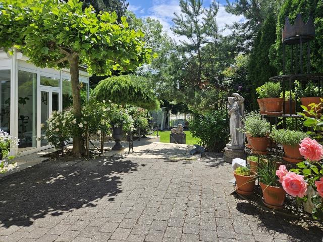Privates Wellness Anwesen mit Pool, Sauna & uneinsehbarem Parkgarten