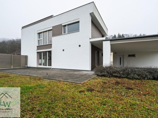 Jeden Tag ein Stück Urlaub – modernes Passivhaus mit Natur Schwimmteich auf 3.149 m² Eigengrund