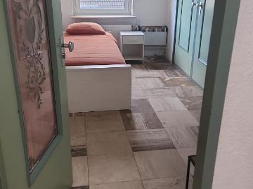 Room te huur in Korvelseweg - Parkeerplaats