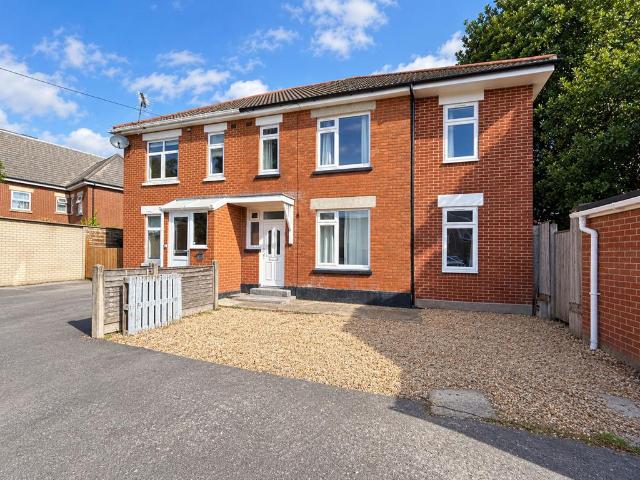 Privet Road, Bournemouth BH9 6 bed semi detached house to rent £3,750 pcm £865 pw