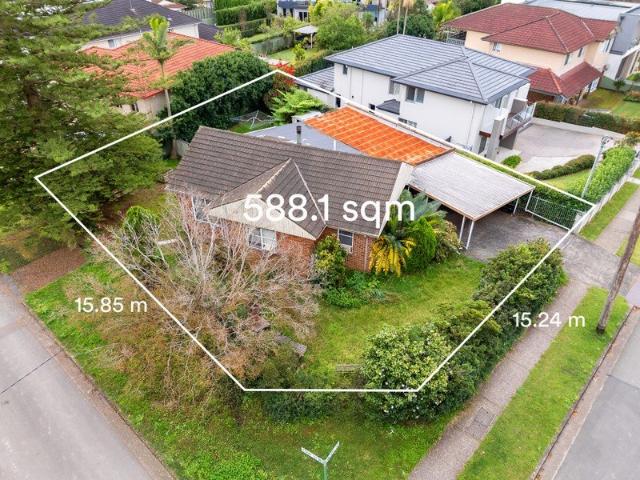 Privileged 588sqm corner setting