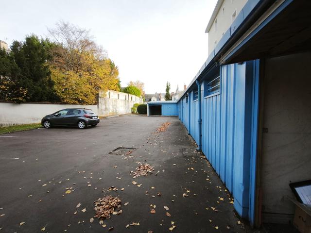 PRIX EXCEPTIONNEL: A VENDRE Ancien laboratoire, idéal pour créer 6 appartements Hyper centre de Nevers