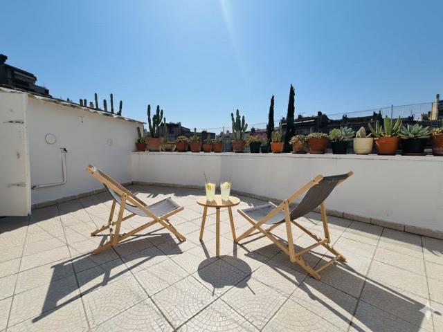 Prix réactualisé ! Un bien rare au charme authentique, idéal. 178m² Marseille 4ème